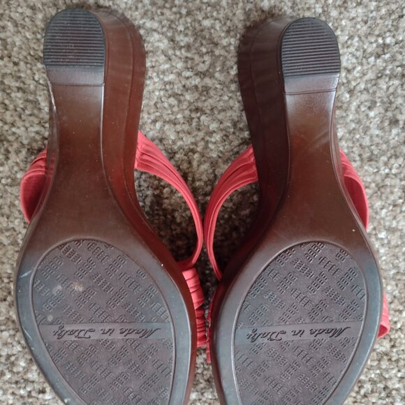 Italian Shoemakers Women's Coral Solid Wedge With Criss Cross Sandals - Picture 3 of 3